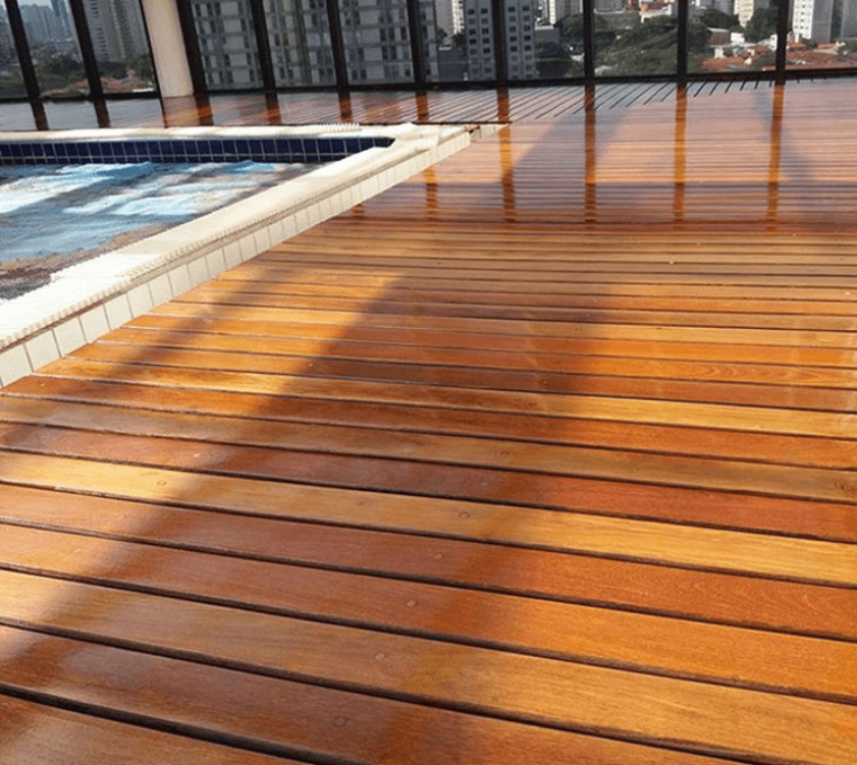 Proteção de Piscinas 3 aplicação de sinteco para proteção de decks de madeira